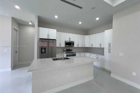 Casa en venta en Naples, Florida, 4 dormitorios, 149.39 m2 № 1875041 - foto 12