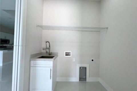 Casa en venta en Naples, Florida, 4 dormitorios, 149.39 m2 № 1875041 - foto 29