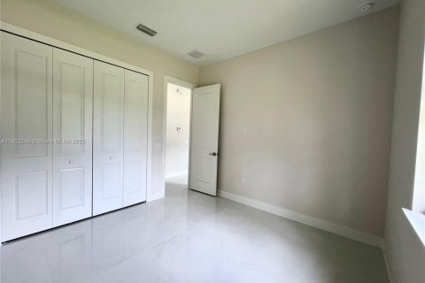 Casa en venta en Naples, Florida, 4 dormitorios, 149.39 m2 № 1875041 - foto 16