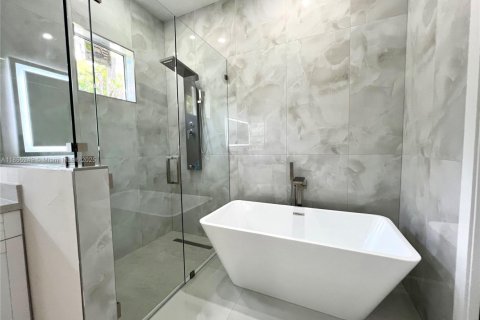 Casa en venta en Naples, Florida, 4 dormitorios, 149.39 m2 № 1875041 - foto 8