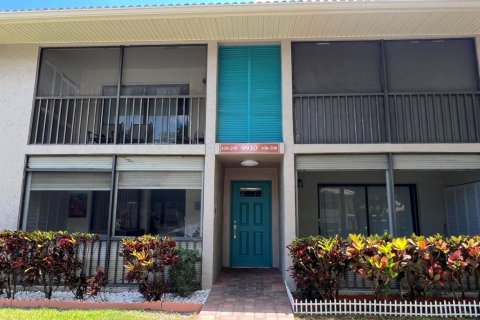 Condo in Boynton Beach, Florida, 2 bedrooms  № 1225858 - photo 1
