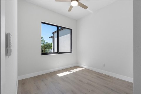 Adosado en venta en Tampa, Florida, 3 dormitorios, 151.99 m2 № 2214252 - foto 29