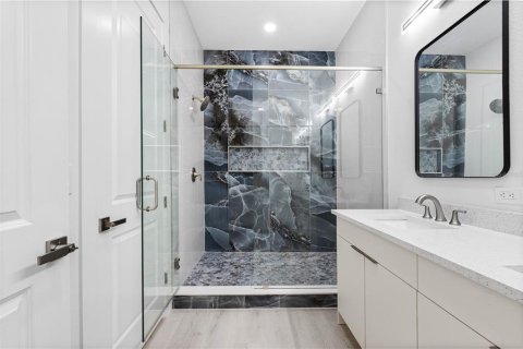 Adosado en venta en Tampa, Florida, 3 dormitorios, 151.99 m2 № 2214252 - foto 17