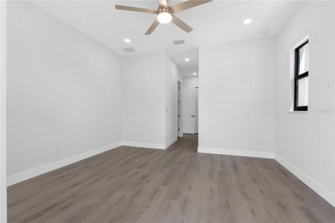 Adosado en venta en Tampa, Florida, 3 dormitorios, 151.99 m2 № 2214252 - foto 18