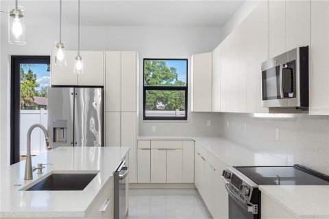 Adosado en venta en Tampa, Florida, 3 dormitorios, 151.99 m2 № 2214252 - foto 13