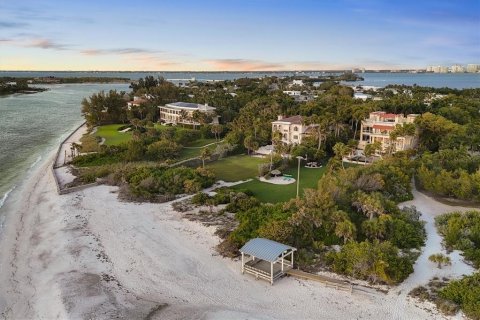 Купить виллу или дом в Сарасота, Флорида 15 комнат, 829.52м2, № 1520316 - фото 17