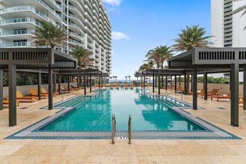 Condo in Riviera Beach, Florida, 2 bedrooms  № 2176127 - photo 12