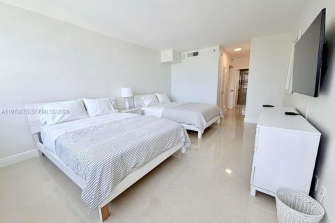Condominio en Miami Beach, Florida, 1 dormitorio  № 2078980