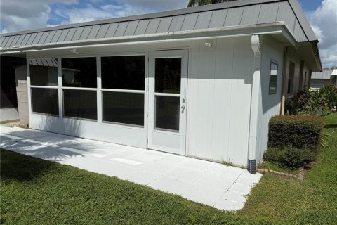 Condo in New Port Richey, Florida, 2 bedrooms  № 1907856 - photo 27