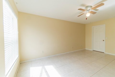 House in Port St. Lucie, Florida 3 bedrooms, 186.36 sq.m. № 2385434 - photo 22