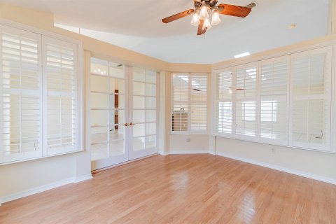 House in Port St. Lucie, Florida 3 bedrooms, 186.36 sq.m. № 2385434 - photo 9