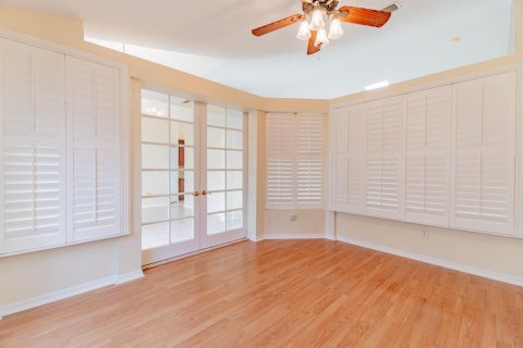 House in Port St. Lucie, Florida 3 bedrooms, 186.36 sq.m. № 2385434 - photo 10