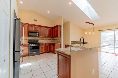 House in Port St. Lucie, Florida 3 bedrooms, 186.36 sq.m. № 2385434 - photo 16