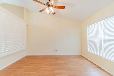 House in Port St. Lucie, Florida 3 bedrooms, 186.36 sq.m. № 2385434 - photo 11