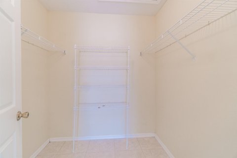 House in Port St. Lucie, Florida 3 bedrooms, 186.36 sq.m. № 2385434 - photo 28