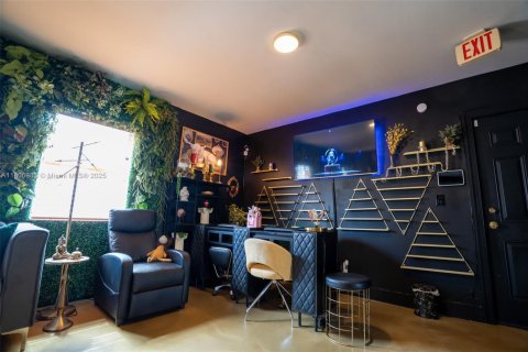 Propiedad comercial en venta en Miami, Florida № 2021908 - foto 5