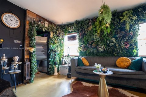 Propiedad comercial en venta en Miami, Florida № 2021908 - foto 4