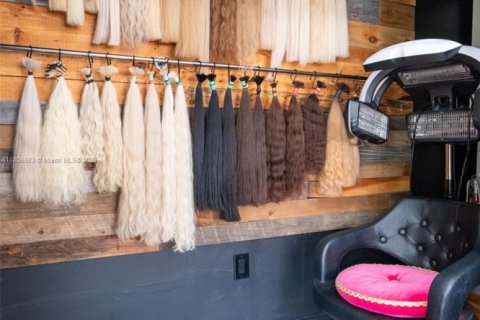 Propiedad comercial en venta en Miami, Florida № 2021908 - foto 15