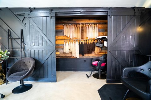 Propiedad comercial en venta en Miami, Florida № 2021908 - foto 14