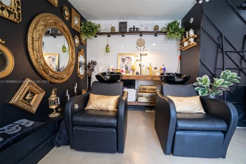 Propiedad comercial en venta en Miami, Florida № 2021908 - foto 11