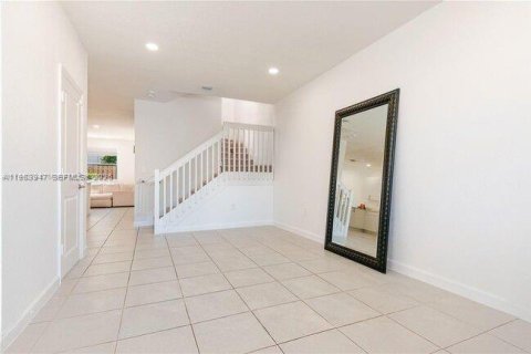 Снять в аренду таунхаус в Хомстед, Флорида 4 спальни, № 2048620 - фото 7