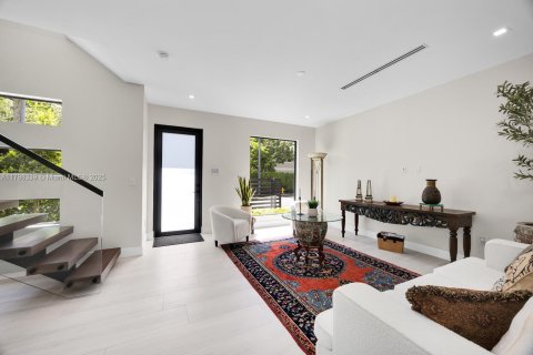 Townhouse in Miami, Florida 4 bedrooms, 327.57 sq.m. № 1676739 - photo 4