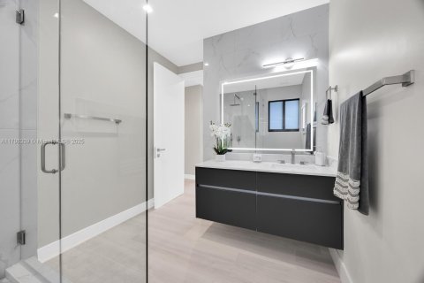 Townhouse in Miami, Florida 4 bedrooms, 327.57 sq.m. № 1676739 - photo 17