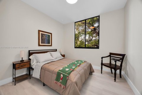Townhouse in Miami, Florida 4 bedrooms, 327.57 sq.m. № 1676739 - photo 18