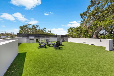 Townhouse in Miami, Florida 4 bedrooms, 327.57 sq.m. № 1676739 - photo 27