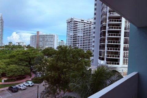 Condo in Miami Beach, Florida, 1 bedroom  № 1997246 - photo 5