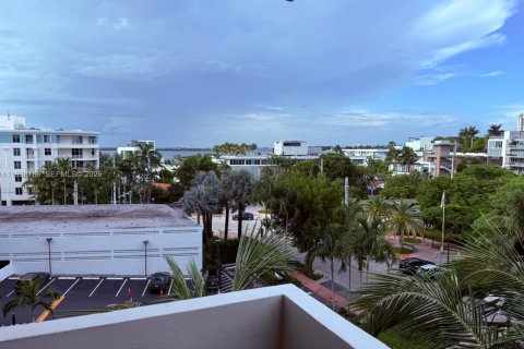 Condo in Miami Beach, Florida, 1 bedroom  № 1997246 - photo 4