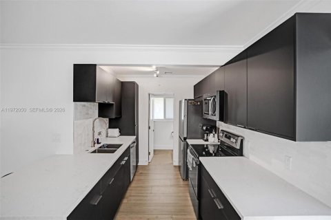 Villa ou maison à louer à Oakland Park, Floride: 3 chambres, 133.13 m2 № 2033788 - photo 2