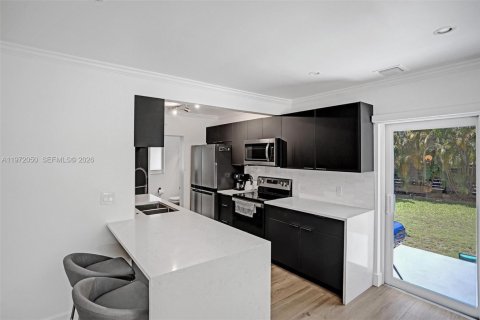 Villa ou maison à louer à Oakland Park, Floride: 3 chambres, 133.13 m2 № 2033788 - photo 4