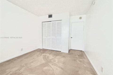 Copropriété à louer à Hallandale Beach, Floride: 2 chambres, 118.91 m2 № 2402108 - photo 26