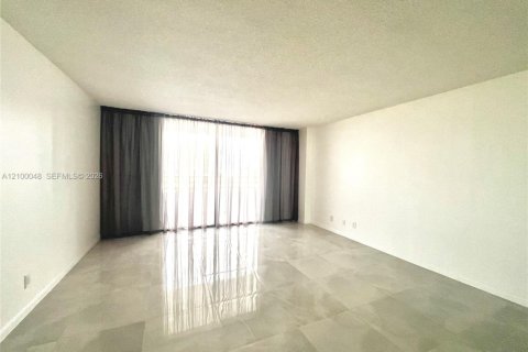 Copropriété à louer à Hallandale Beach, Floride: 2 chambres, 118.91 m2 № 2402108 - photo 9