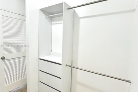 Copropriété à louer à Hallandale Beach, Floride: 2 chambres, 118.91 m2 № 2402108 - photo 18