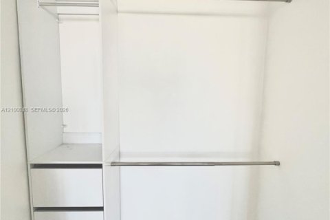 Copropriété à louer à Hallandale Beach, Floride: 2 chambres, 118.91 m2 № 2402108 - photo 21