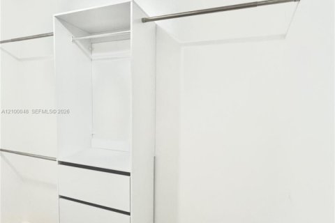 Copropriété à louer à Hallandale Beach, Floride: 2 chambres, 118.91 m2 № 2402108 - photo 17