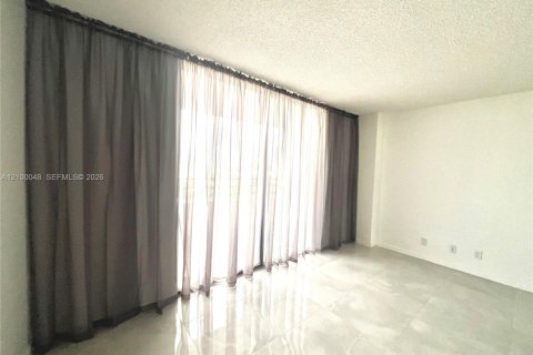 Copropriété à louer à Hallandale Beach, Floride: 2 chambres, 118.91 m2 № 2402108 - photo 10