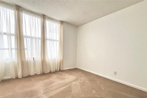 Copropriété à louer à Hallandale Beach, Floride: 2 chambres, 118.91 m2 № 2402108 - photo 23