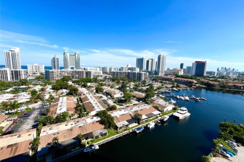Copropriété à louer à Hallandale Beach, Floride: 2 chambres, 118.91 m2 № 2402108 - photo 3
