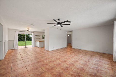 Casa en venta en Royal Palm Beach, Florida, 3 dormitorios, 116.31 m2 № 2266227 - foto 5