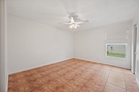 Casa en venta en Royal Palm Beach, Florida, 3 dormitorios, 116.31 m2 № 2266227 - foto 19
