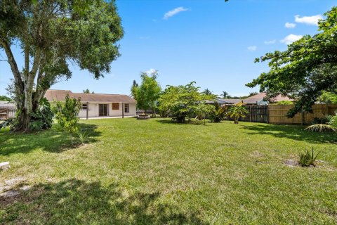 Casa en venta en Royal Palm Beach, Florida, 3 dormitorios, 116.31 m2 № 2266227 - foto 26