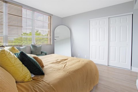 Condominio en venta en Lauderhill, Florida, 2 dormitorios, 107.77 m2 № 1691491 - foto 15