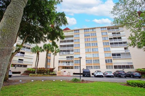 Condominio en venta en Lauderhill, Florida, 2 dormitorios, 107.77 m2 № 1691491 - foto 26