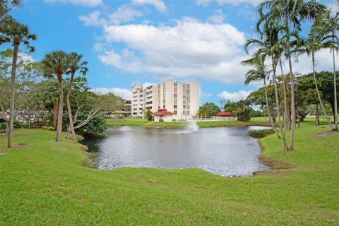 Condominio en venta en Lauderhill, Florida, 2 dormitorios, 107.77 m2 № 1691491 - foto 27