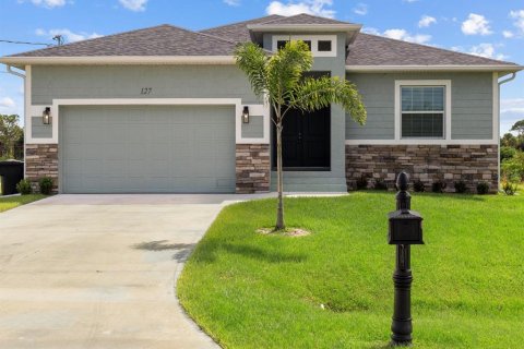 House in Rotonda, Florida 3 bedrooms, 150.97 sq.m. № 1894287 - photo 1