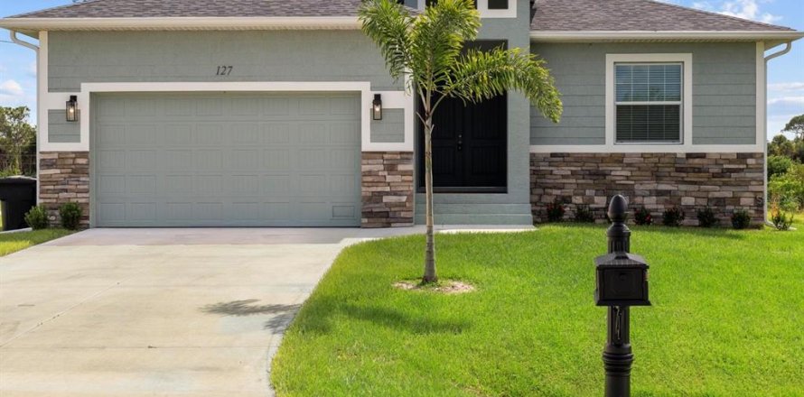 House in Rotonda, Florida 3 bedrooms, 150.97 sq.m. № 1894287
