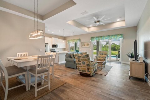 House in Rotonda, Florida 3 bedrooms, 150.97 sq.m. № 1894287 - photo 9
